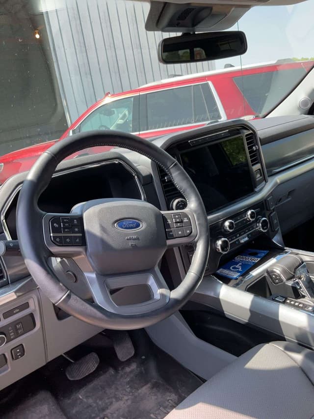 Image of Ford F-150 equipment image 4