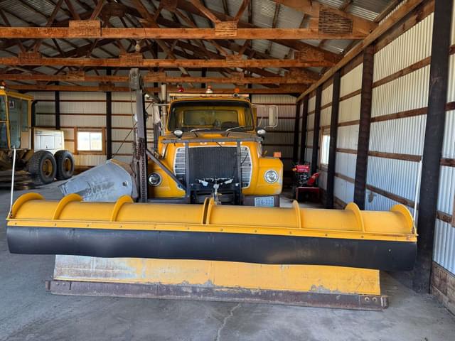 Image of Ford 9000 equipment image 3