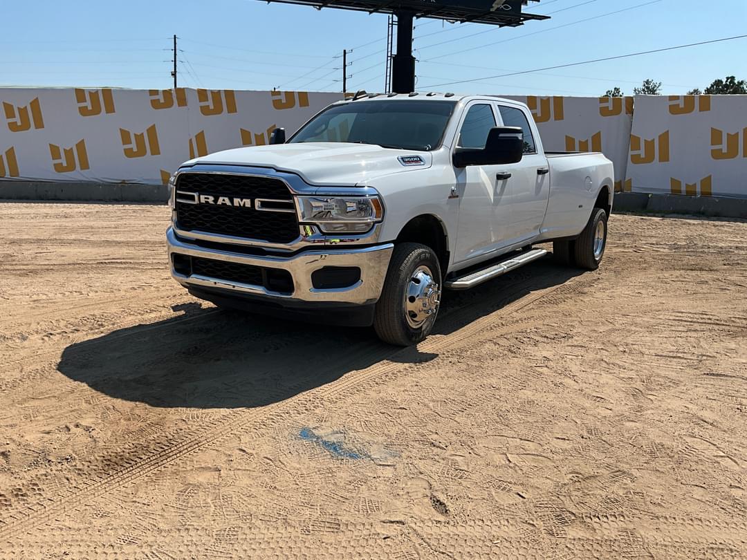 Image of Dodge Ram 3500 Primary image