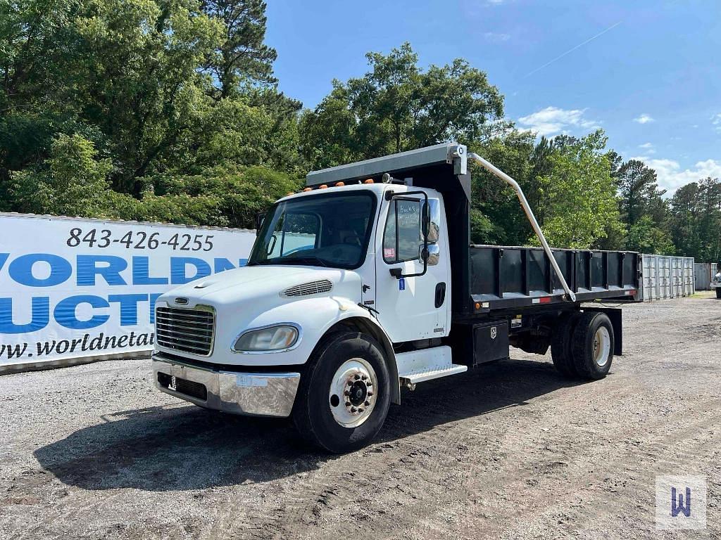 Image of Freightliner M2 106 Primary image