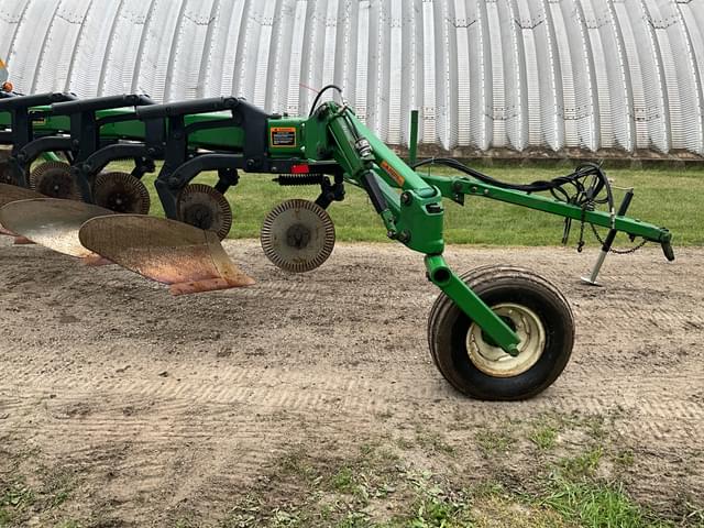 Image of John Deere 3710 equipment image 1