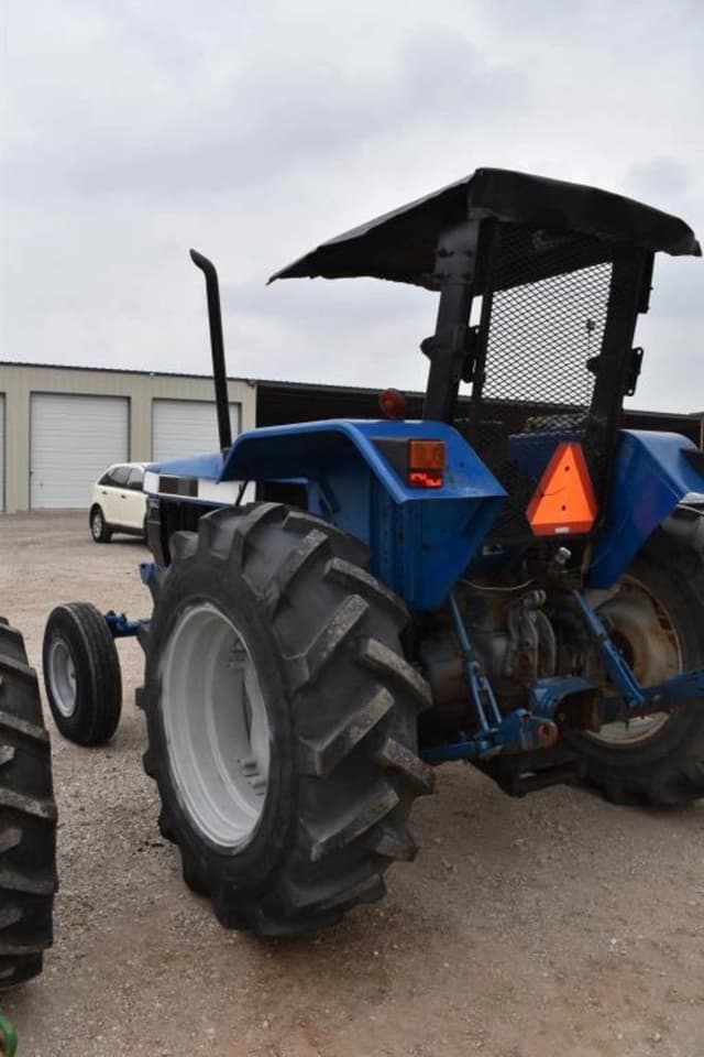 Image of New Holland 6640 equipment image 3