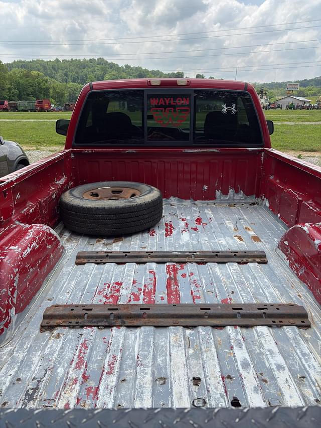 Image of Chevrolet Silverado equipment image 4