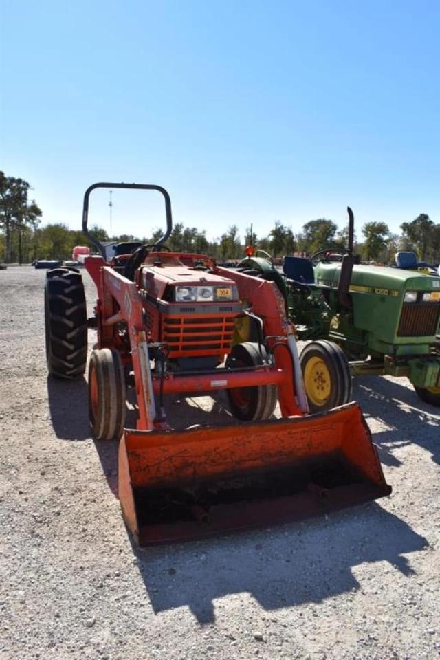 Image of Kubota L4300 equipment image 1