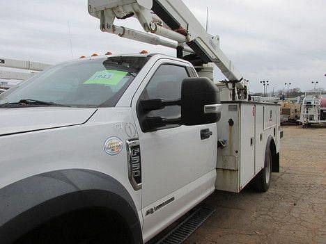 Image of Ford F-550 equipment image 3