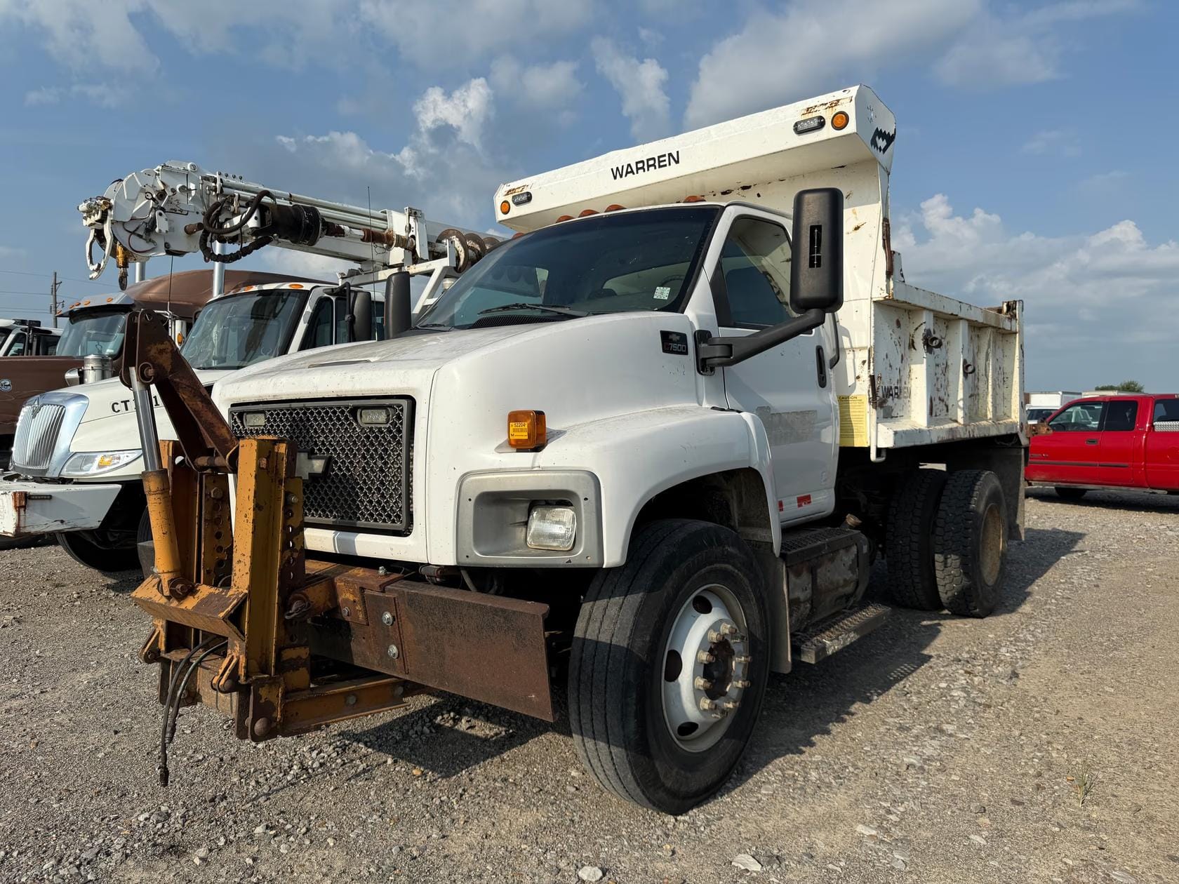 2003 Chevrolet C7500 Equipment Image0