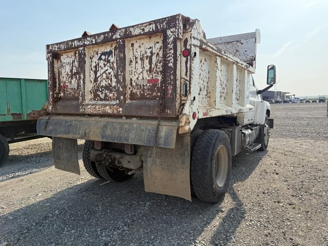 Image of Chevrolet C7500 equipment image 3