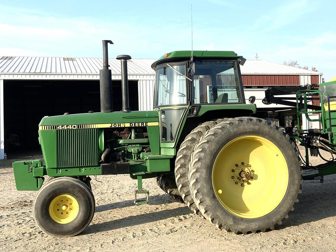 Image of John Deere 4440 Primary image