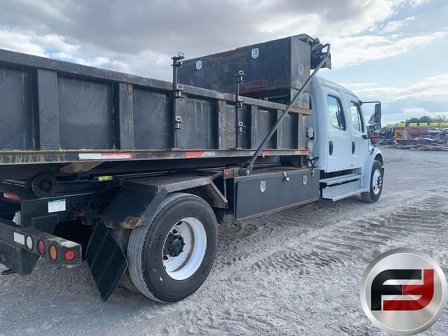 Image of Freightliner M2 equipment image 4