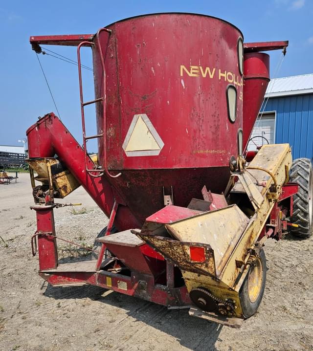Image of New Holland 352 equipment image 3