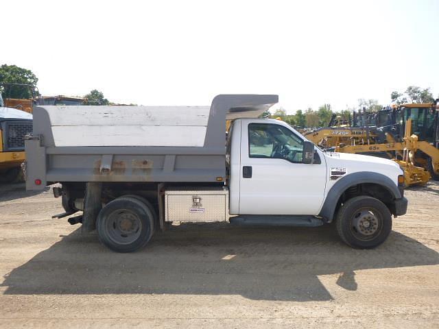 Image of Ford F-550 equipment image 2