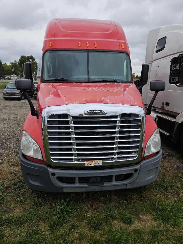 Image of Freightliner Cascadia 125 equipment image 1