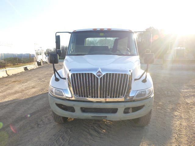 Image of International Durastar 4300 equipment image 1