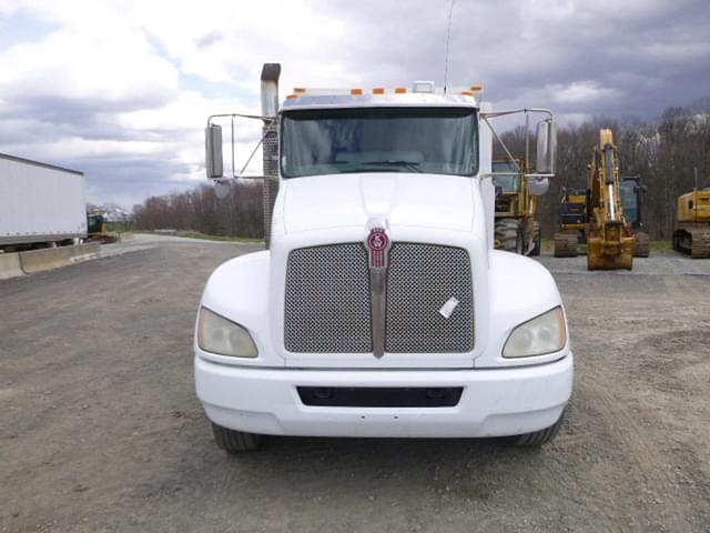 Image of Kenworth T-300 equipment image 1