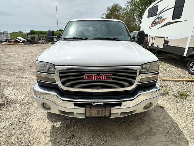 Image of GMC 2500 equipment image 2