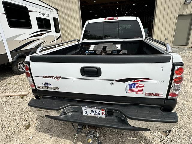 Image of GMC 2500 equipment image 3