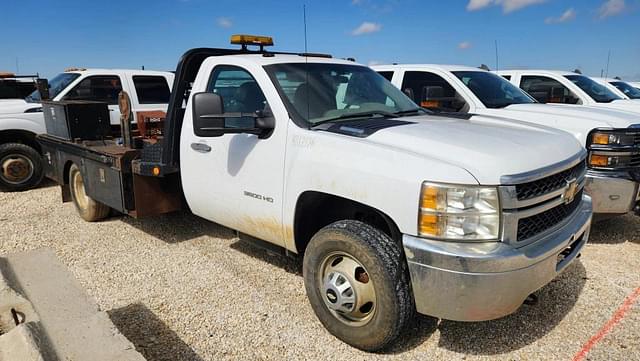 Image of Chevrolet 3500HD equipment image 4