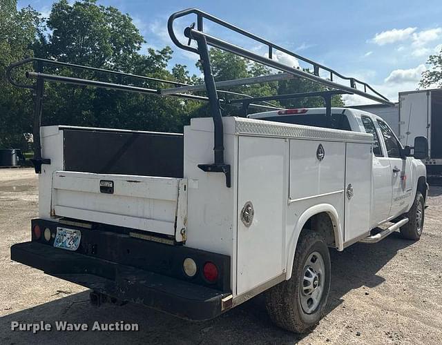 Image of Chevrolet 2500HD equipment image 4
