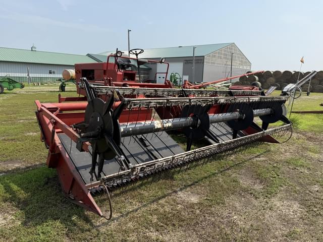 Image of International Harvester 4000 equipment image 3