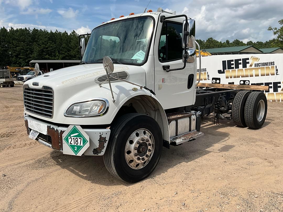 Image of Freightliner M2 Primary image