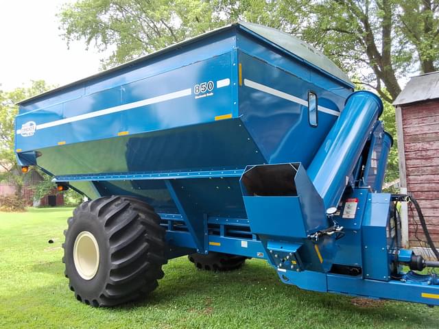 Image of Kinze 850 equipment image 3