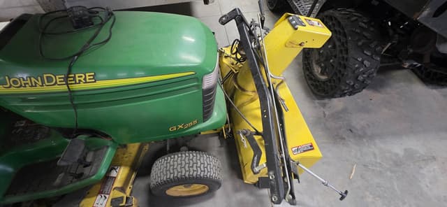 Image of John Deere GX255 equipment image 3
