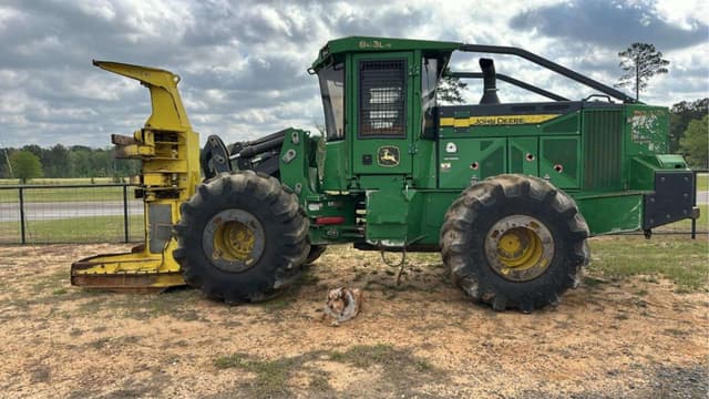 Image of John Deere 843L equipment image 4