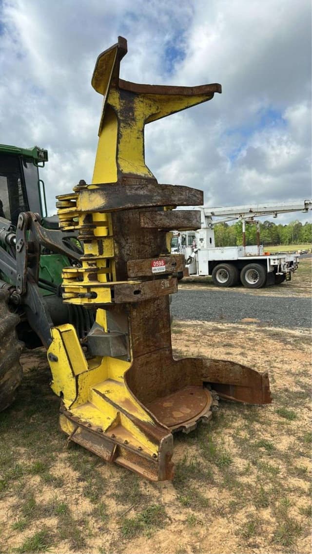 Image of John Deere 843L equipment image 2