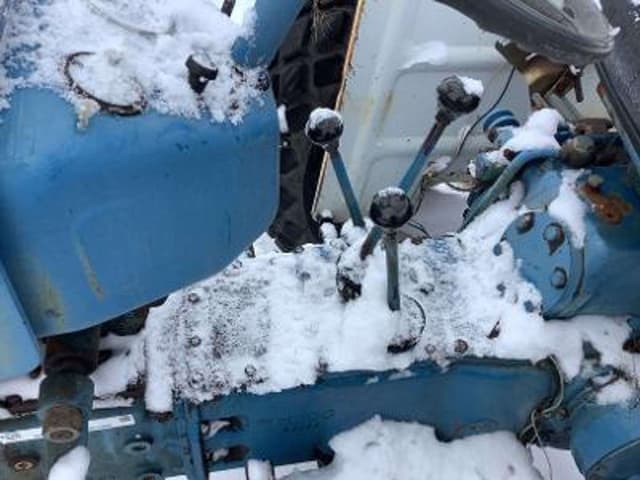 Image of Ford 1600 equipment image 3
