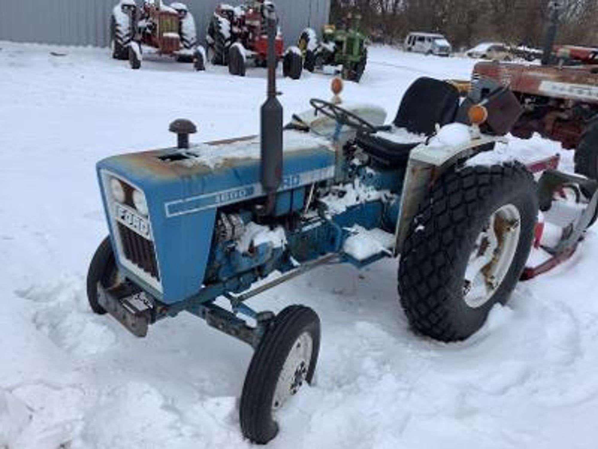 Ford 1600 Equipment Image0