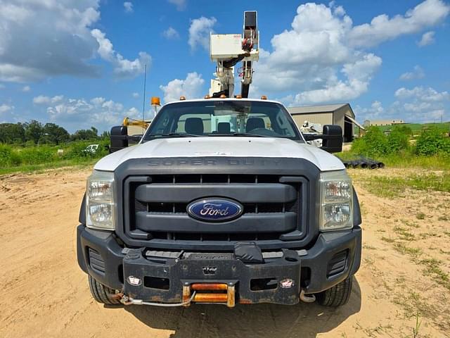 Image of Ford F-550 equipment image 1