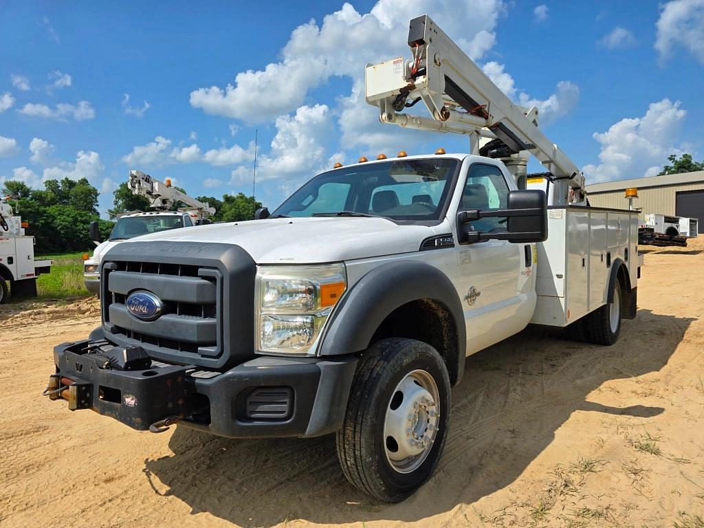 Image of Ford F-550 Primary image