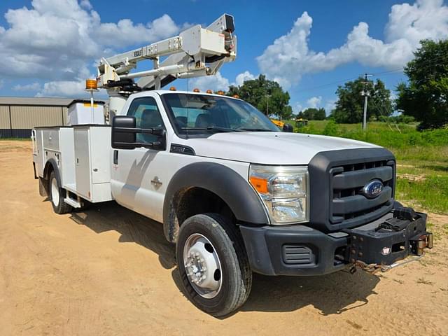 Image of Ford F-550 equipment image 4