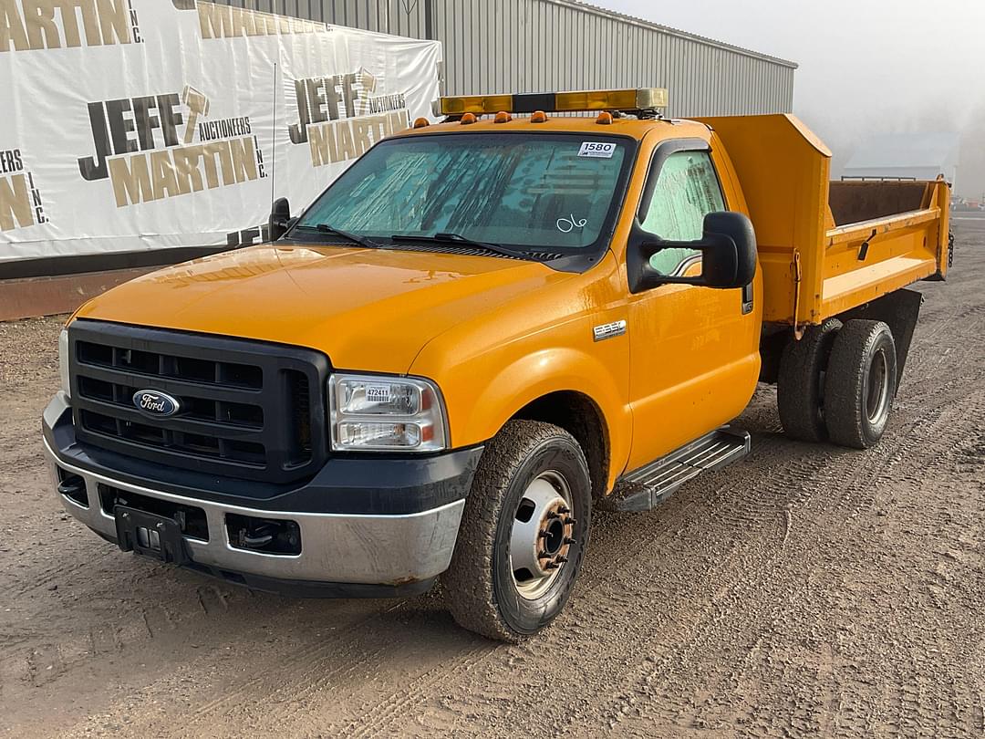 Image of Ford F-350 Primary image