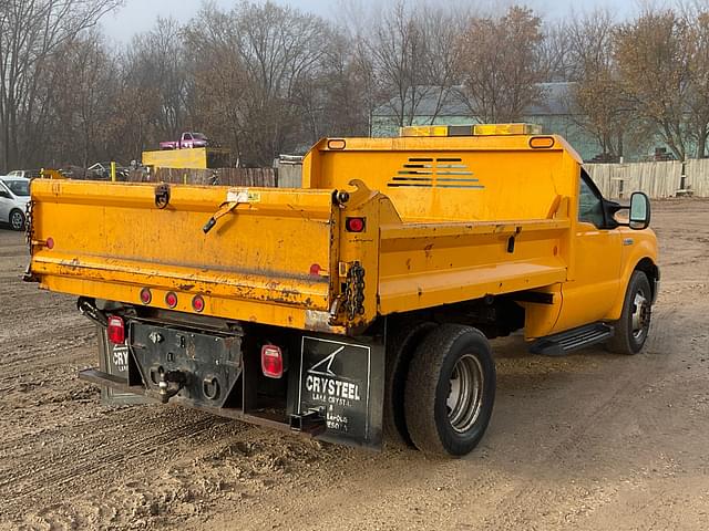 Image of Ford F-350 equipment image 4