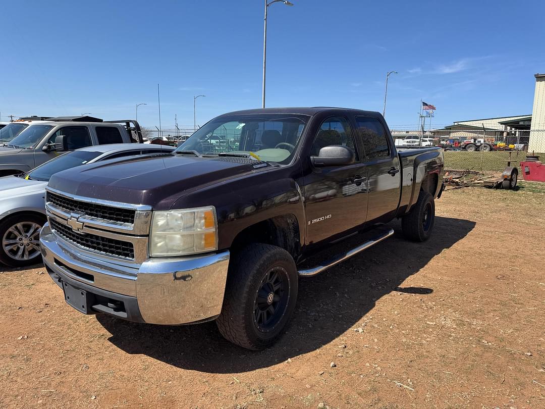 Image of Chevrolet 2500HD Primary image