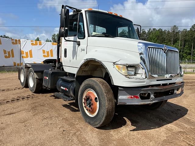 Image of International 7600 equipment image 2