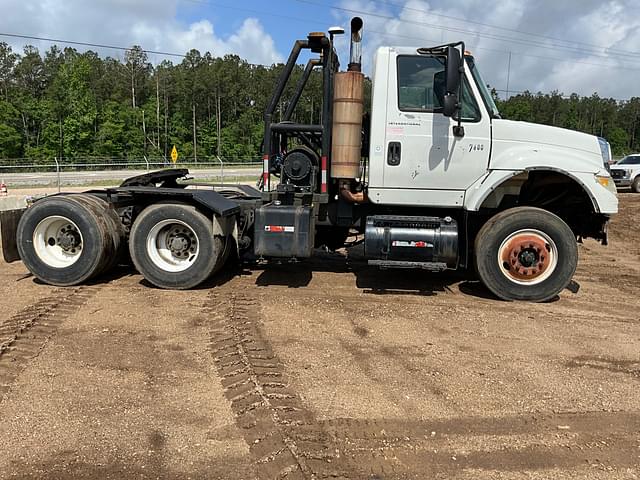 Image of International 7600 equipment image 3