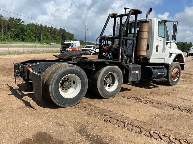 Image of International 7600 equipment image 4