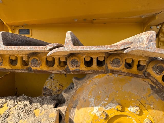 Image of John Deere 450K equipment image 2