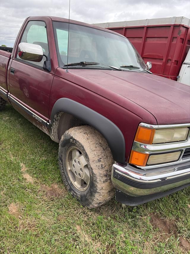 Image of Chevrolet 1500 equipment image 2