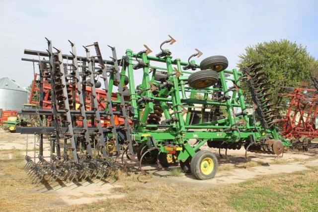 Image of John Deere 2310 equipment image 3