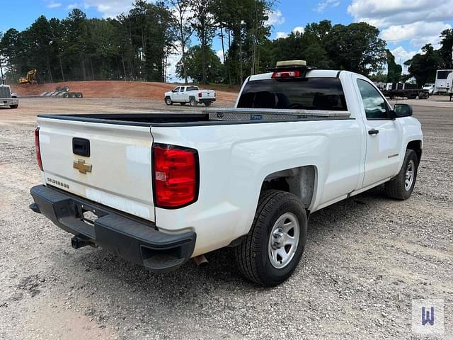 Image of Chevrolet 1500 equipment image 3