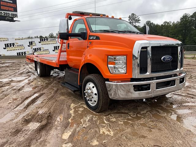 Image of Ford F-650 equipment image 2