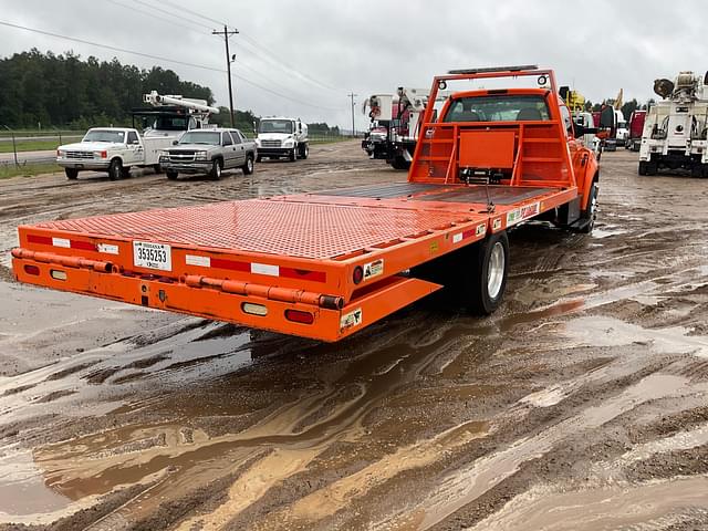 Image of Ford F-650 equipment image 4