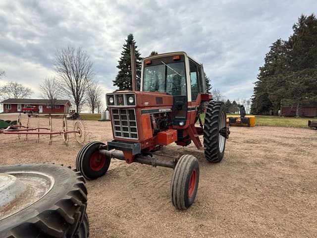 Image of International Harvester 1086 equipment image 1