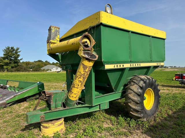 Image of John Deere 1210 equipment image 1