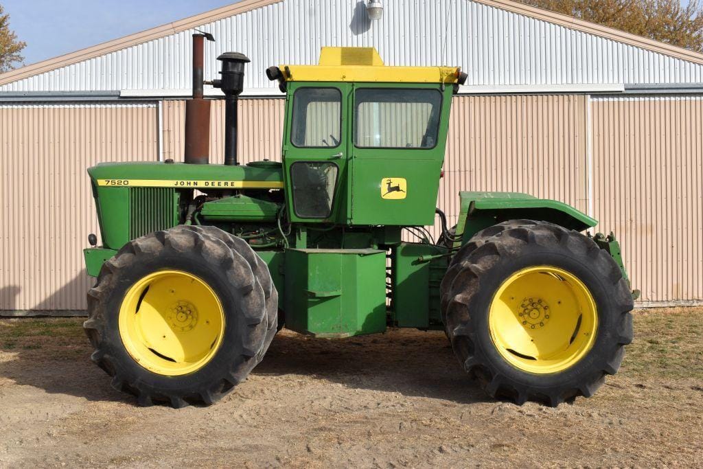 Main image John Deere 7520