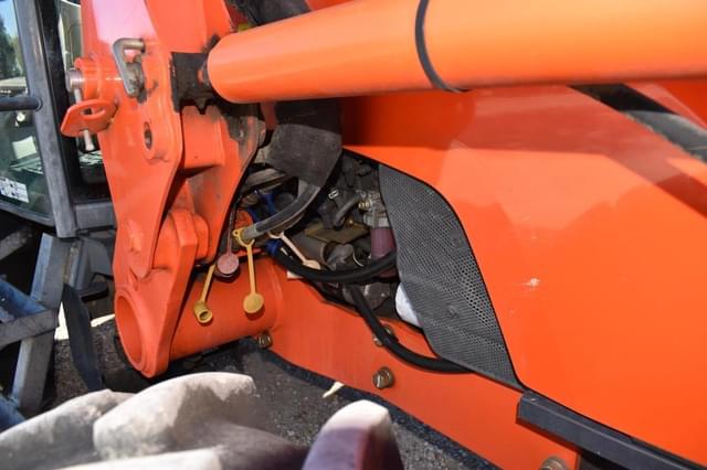 Image of Kubota M6040 equipment image 4