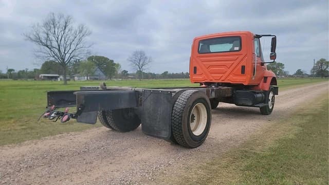 Image of International Workstar 7300 equipment image 4